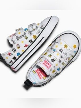 Kids Converse X Hello Kitty and Friends. Size 10